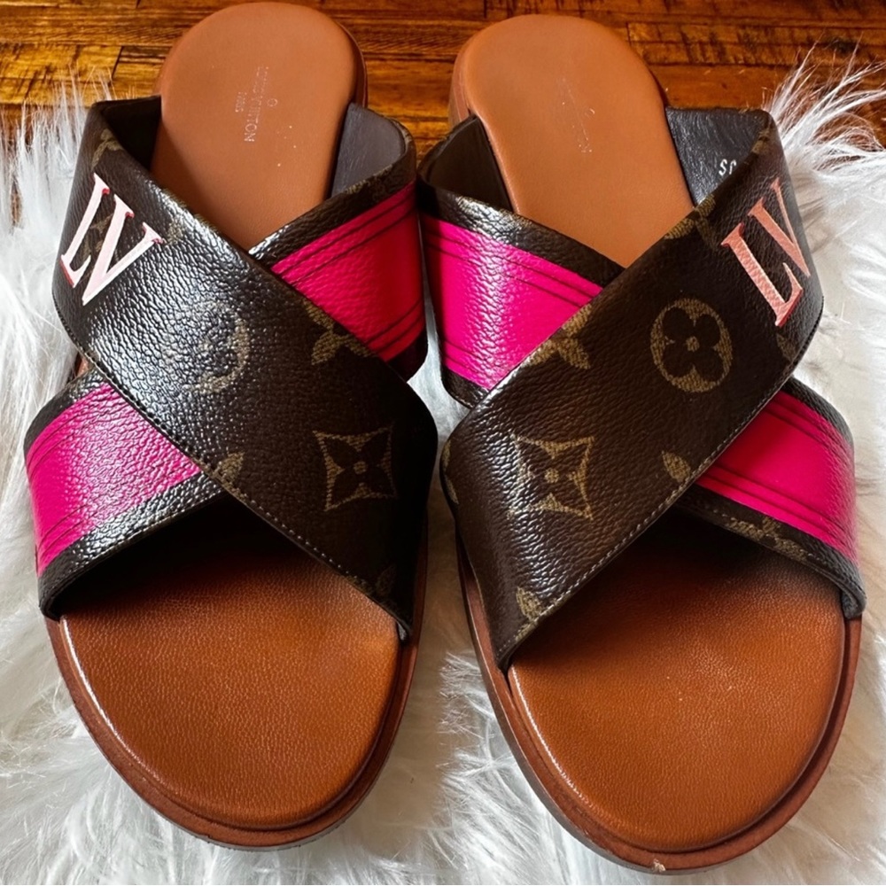 Authentic Louis Vuitton slides size 39 - Picture 2 of 6